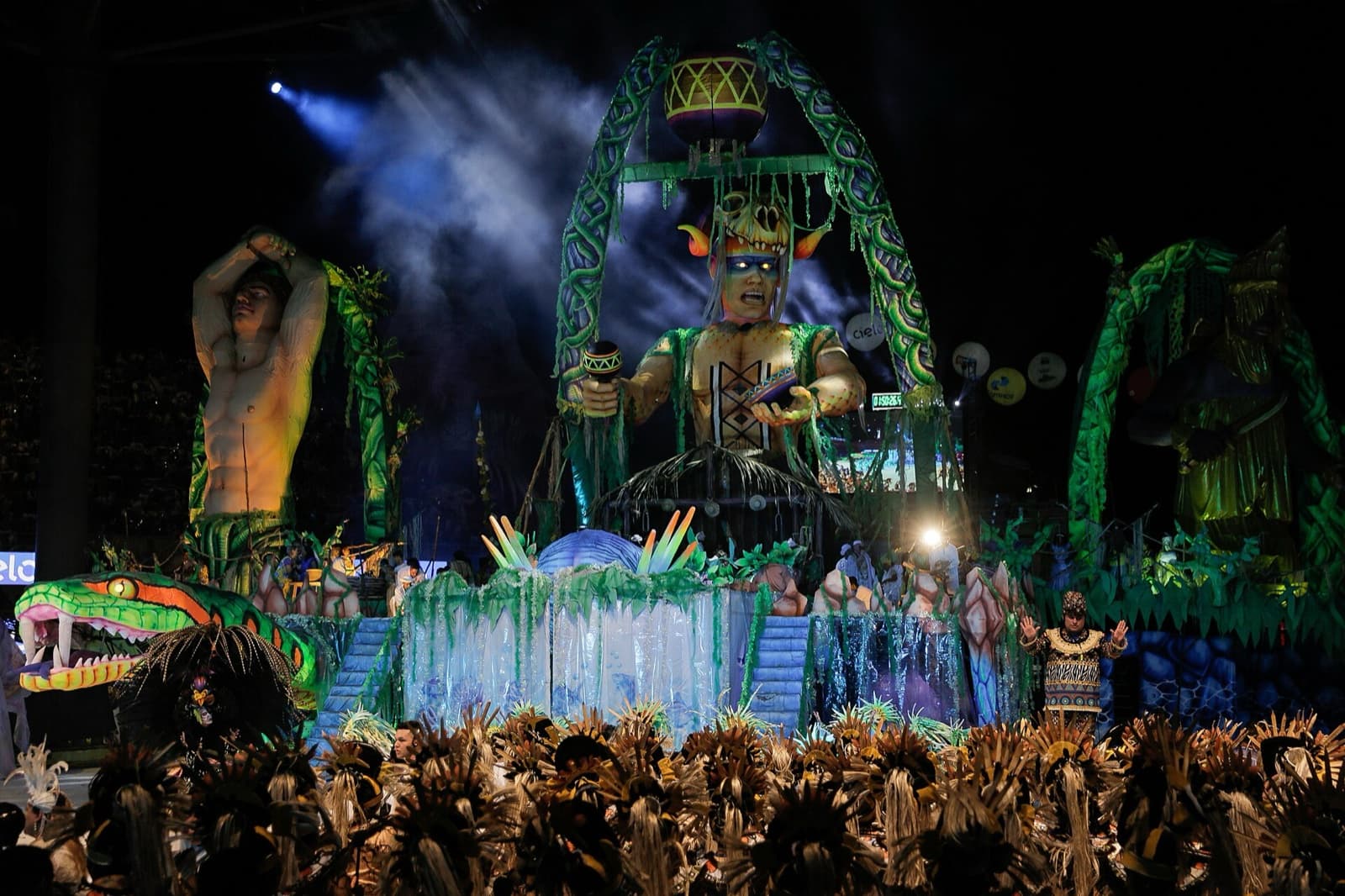 Festival de Parintins 2026: Garantido vs Caprichoso, datas, ingressos e como chegar