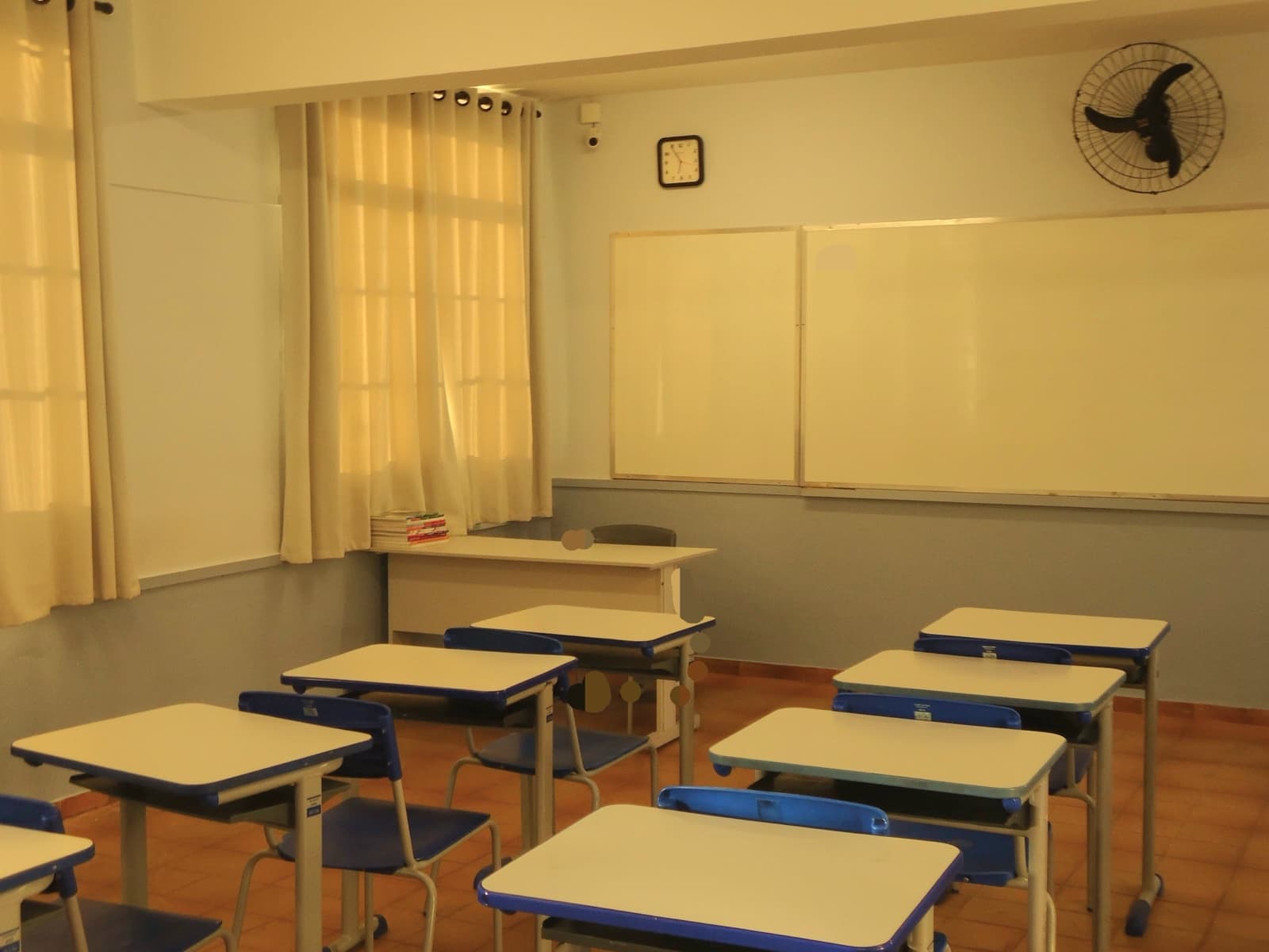 Pé-de-Meia 2026: R$ 200/mês pra estudante do ensino médio público — quem tem direito