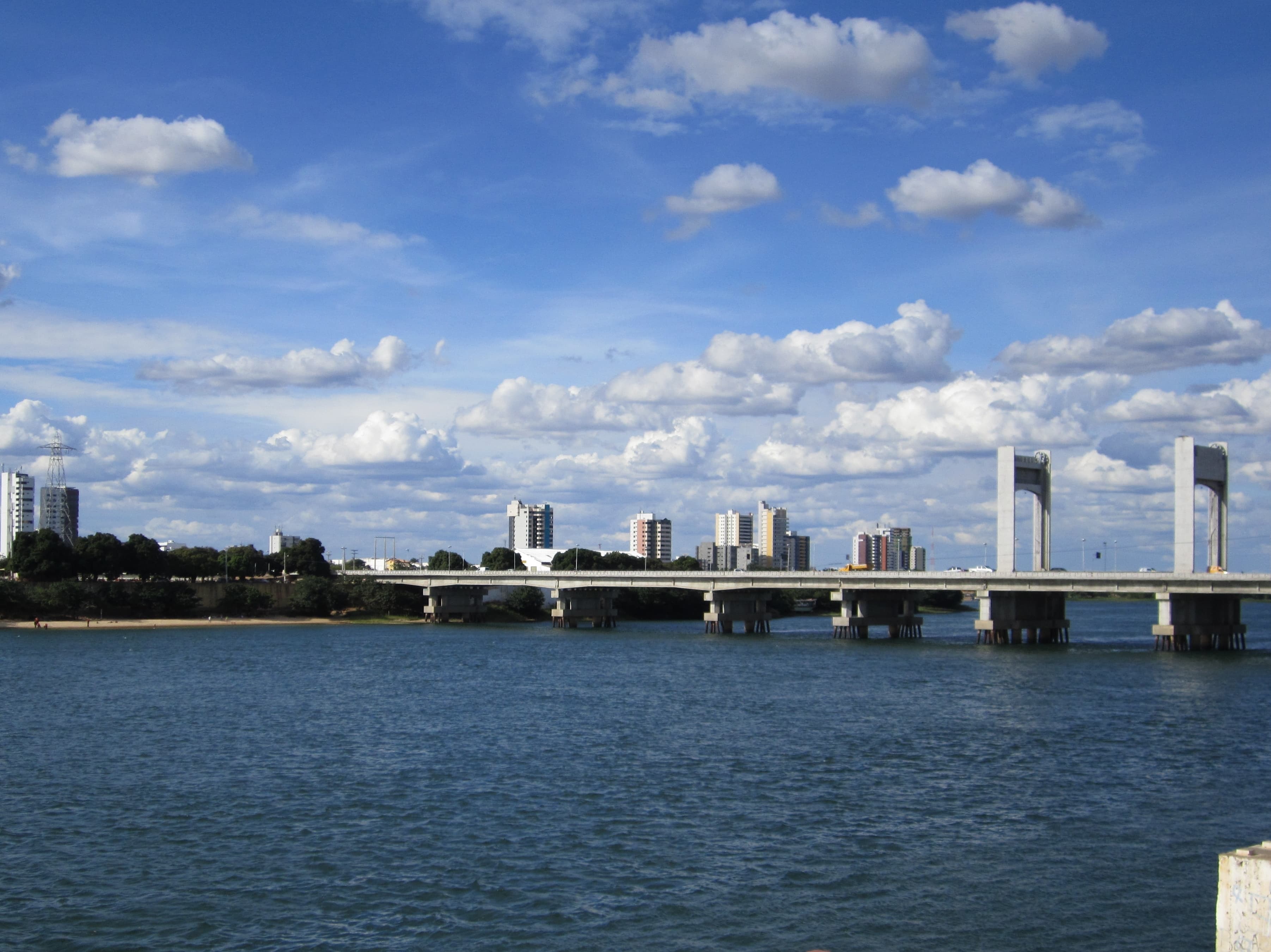 O que fazer em Petrolina: o São Francisco, vinhos e a orla